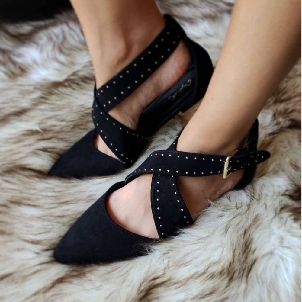 🚨LAST PAIR//The Charlotte// Black studded flat - Picture 2 of 2